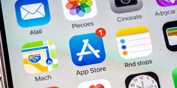 苹果手机主屏幕上App Store应用图标示意图